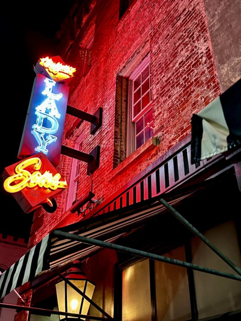 Lady & Sons 1